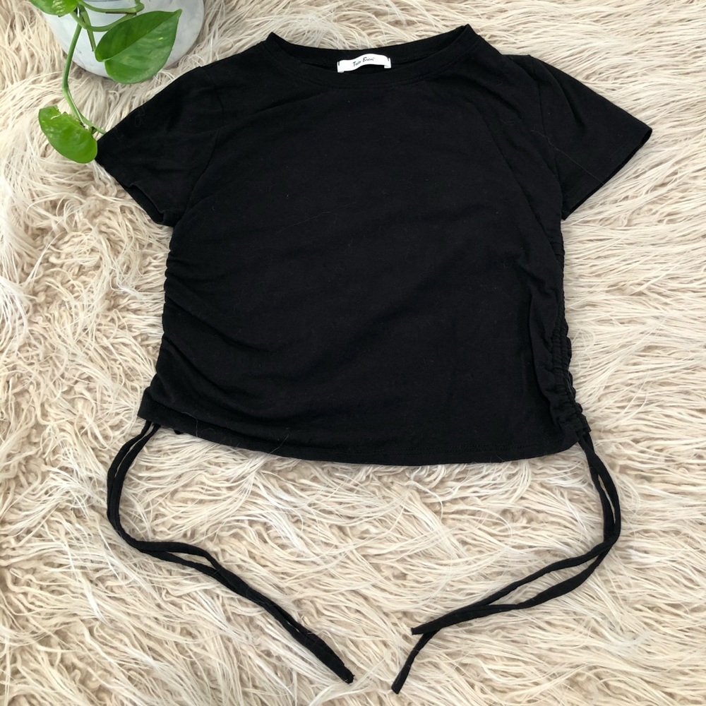Black Très Bien Shirt with Strings